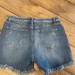 Kancan shorts distressed hem